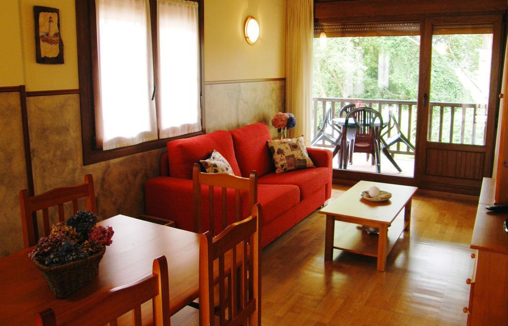 Apartamentos Rurales La Fuente Pesués Buitenkant foto
