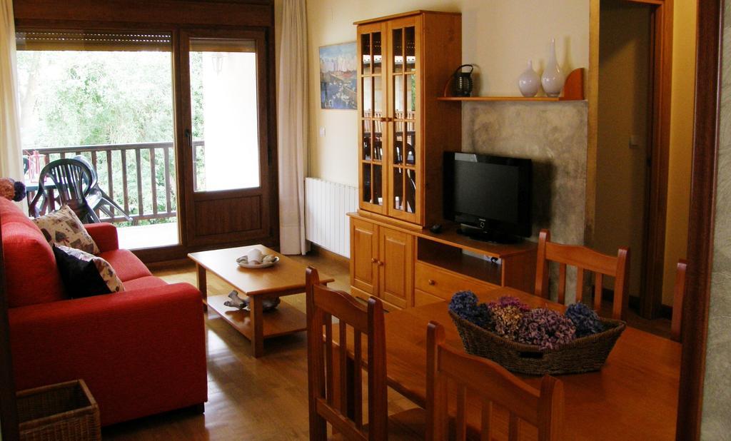Apartamentos Rurales La Fuente Pesués Buitenkant foto